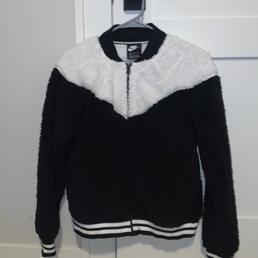 Women’s Nike Zip-Up | Size Medium